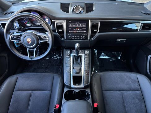 Used 2018 Porsche Macan image 6