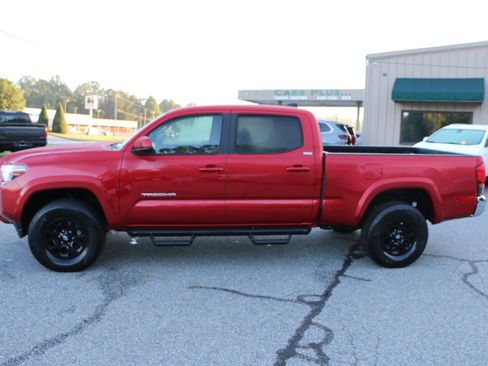 Used 2021 Toyota Tacoma SR5 RWD image 2