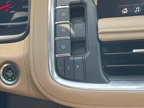 Used 2021 Chevrolet Tahoe Premier w/ Premium Package RWD image 18