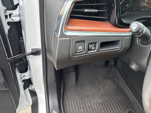 Used 2024 Cadillac XT5 Premium Luxury w/ LPO, Floor Liner Package AWD/4WD image 16