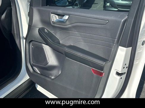 New 2025 Ford Escape SE image 14