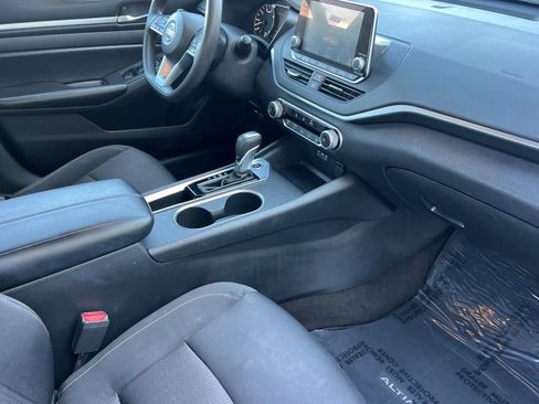 Used 2022 Nissan Altima 2.5 SV image 15