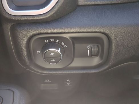 Used 2025 RAM 1500 Big Horn image 24