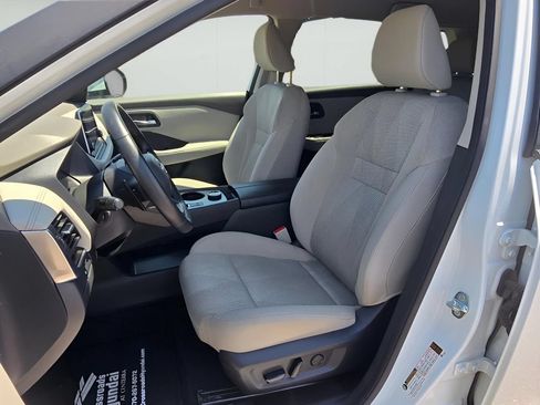 Used 2025 Nissan Rogue SV AWD/4WD image 10