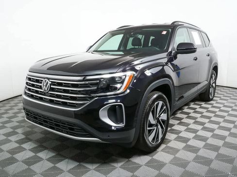 Certified 2025 Volkswagen Atlas SE image 35