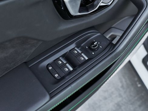 Used 2021 Lamborghini Urus image 30