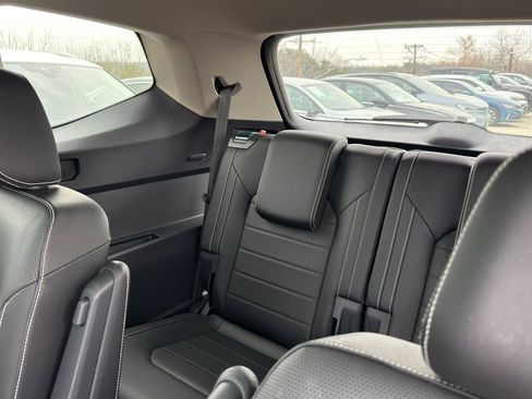 New 2025 Volkswagen Atlas SEL AWD/4WD image 32