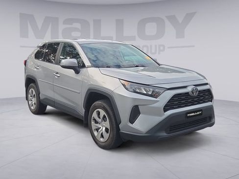 Used 2022 Toyota RAV4 LE AWD/4WD image 7
