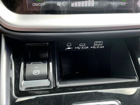 Used 2025 Subaru Outback Premium AWD/4WD image 15