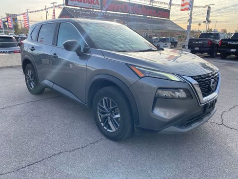 Used 2023 Nissan Rogue S image 4