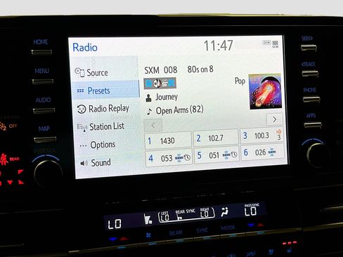 Used 2024 Toyota Sienna Limited FWD image 9