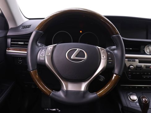 Used 2015 Lexus ES 350 w/ Luxury Package FWD image 16