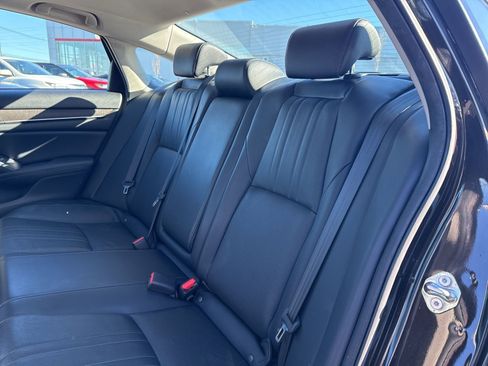 Used 2018 Honda Accord Touring image 13