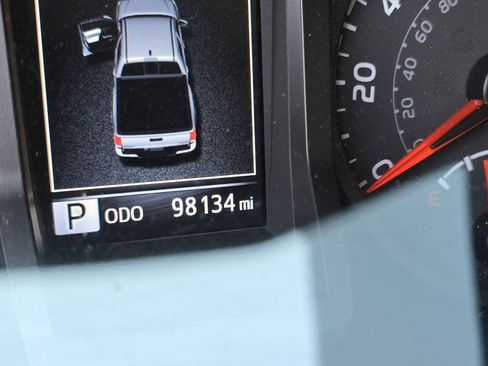 Used 2021 Toyota Tacoma SR w/ SR Convenience Package image 14