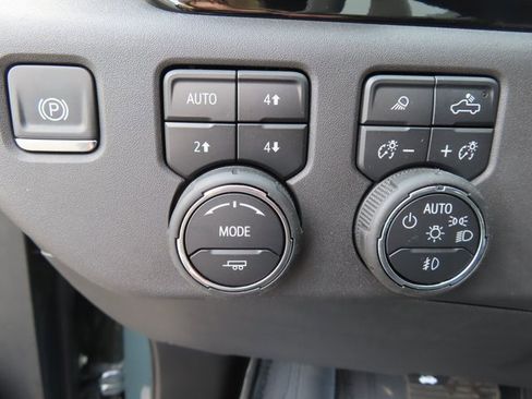 Certified 2025 Chevrolet Silverado 1500 ZR2 w/ Technology Package image 44