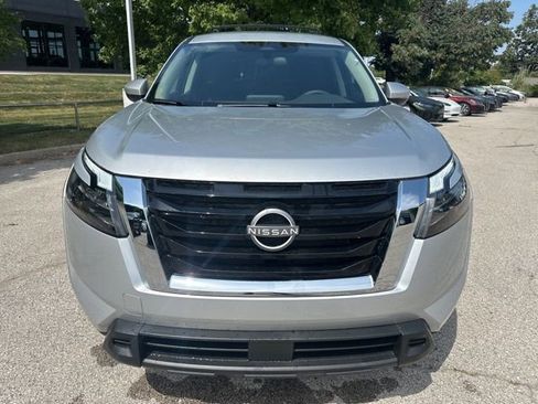 New 2025 Nissan Pathfinder SV w/ Cargo Package image 2