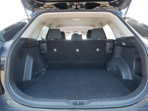 Used 2021 Toyota RAV4 LE AWD/4WD image 18