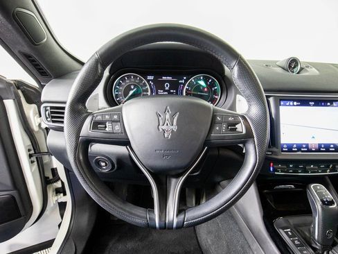 Used 2023 Maserati Levante Modena image 19