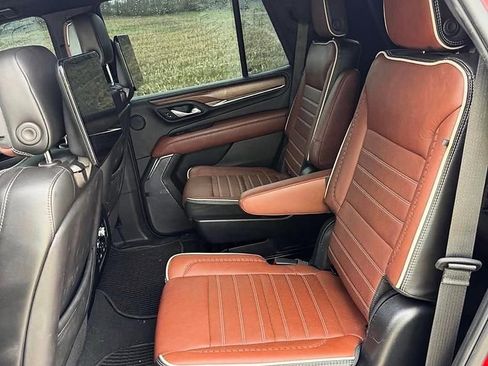 Used 2023 GMC Yukon Denali Ultimate AWD/4WD image 15