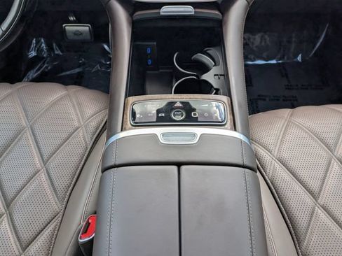 Used 2024 Mercedes-Benz Maybach EQS 680 4MATIC image 18
