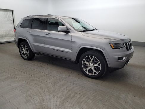 Used 2018 Jeep Grand Cherokee Limited image 11