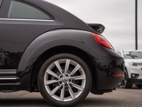 Used 2018 Volkswagen Beetle 2.0T SE FWD image 8