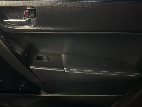 Used 2017 Toyota Corolla SE w/ Carpet Mat Package (TMS) FWD image 18