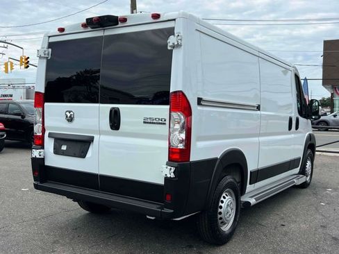 Used 2025 RAM ProMaster 2500 w/ U-Haul Equipment Group FWD image 8