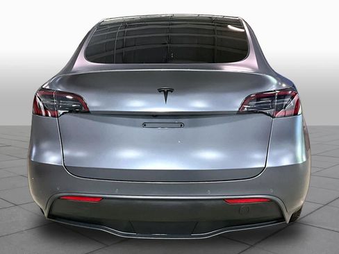 Used 2021 Tesla Model Y Long Range AWD/4WD image 4