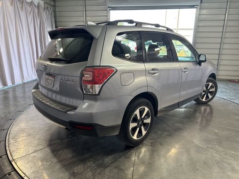 Used 2017 Subaru Forester 2.5i Premium image 5