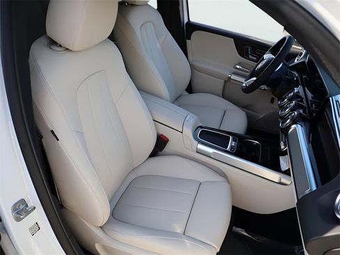 New 2026 Mercedes-Benz GLB 250 4MATIC image 16