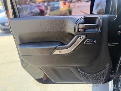 Used 2016 Jeep Wrangler Sport AWD/4WD image 9
