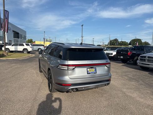 Used 2023 Lincoln Aviator Reserve w/ Equipment Group 201A image 10