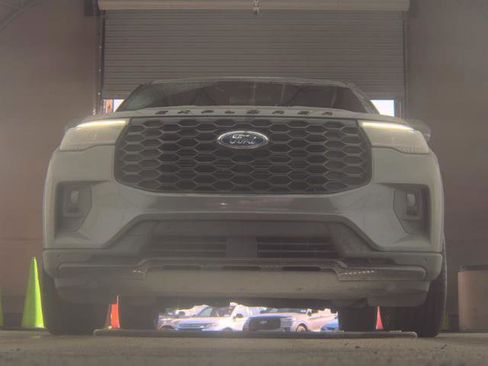 Used 2025 Ford Explorer ST-Line w/ Premium Package image 14