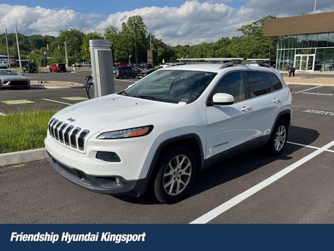 Used 2014 Jeep Cherokee Latitude FWD image 1