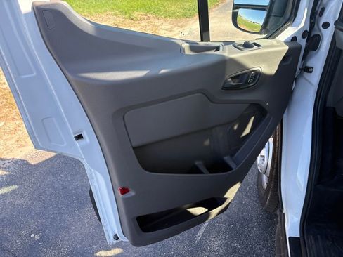 Used 2025 Ford Transit 350 XLT image 10
