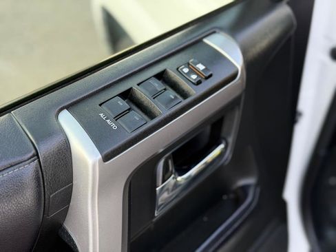 Used 2020 Toyota 4Runner SR5 Premium image 28