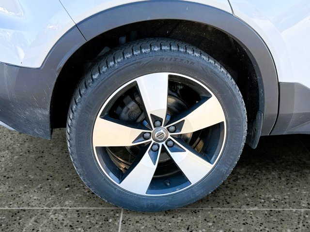 Used 2022 Volvo XC40 T5 Momentum w/ Premium Package AWD/4WD image 10