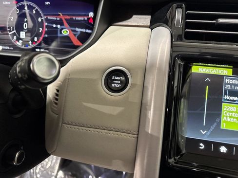 Used 2018 Land Rover Discovery HSE image 37