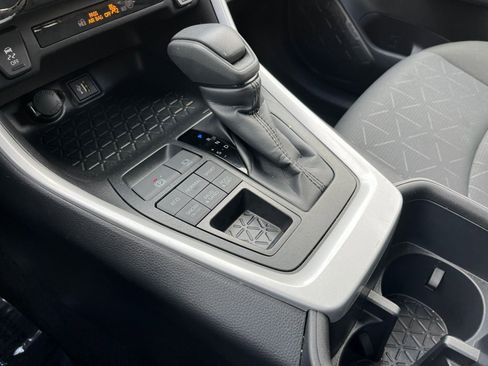 Used 2025 Toyota RAV4 XLE image 41