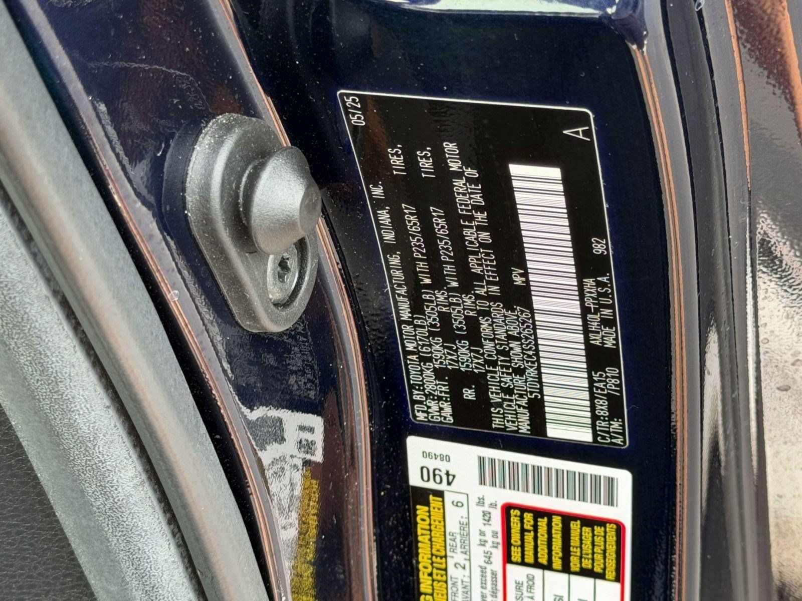 Used 2025 Toyota Sienna XLE FWD image 28