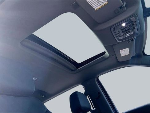 Used 2022 Chevrolet Silverado 2500 LTZ w/ LTZ Plus Package image 28