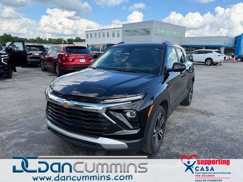 Used 2025 Chevrolet TrailBlazer LT w/ Convenience Package FWD image 1