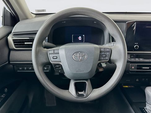 Used 2025 Toyota Camry LE image 18