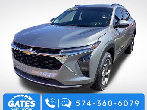 Used 2024 Chevrolet Trax LT w/ Driver Confidence Package image 5