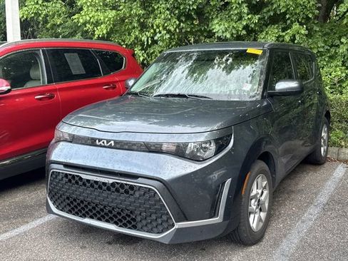 Used 2025 Kia Soul LX w/ LX Technology Package FWD image 3