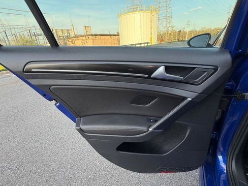 Used 2016 Volkswagen Golf R 4-Door image 23
