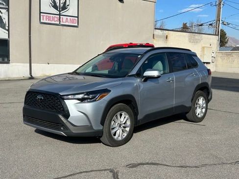 Used 2022 Toyota Corolla Cross LE image 8