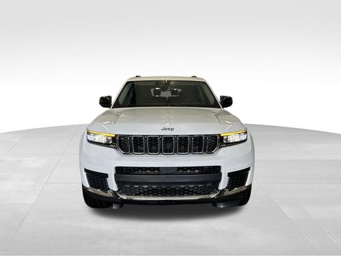 Certified 2022 Jeep Grand Cherokee L Laredo w/ Luxury Tech Group I AWD/4WD image 10
