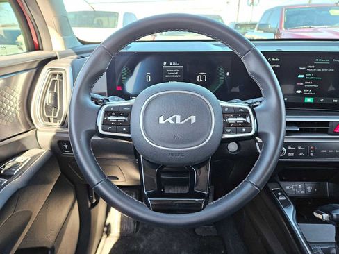 Certified 2024 Kia Sorento EX w/ Panoramic Sunroof Package image 22